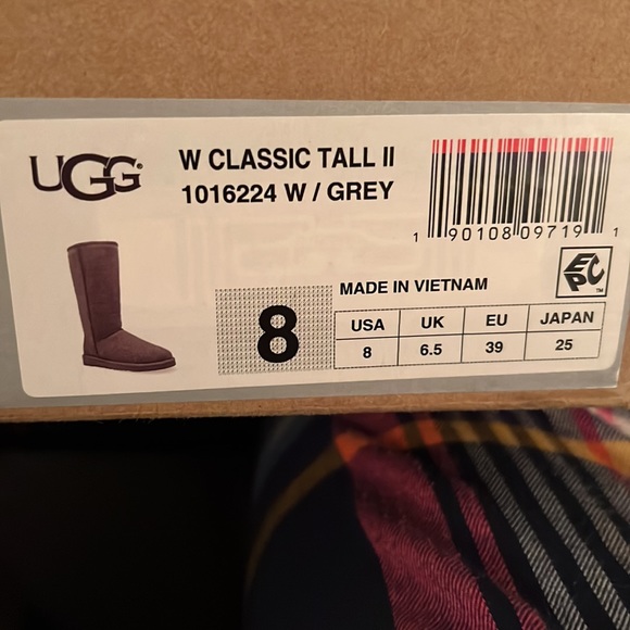 Ugg Classic Tall II Grey - Picture 3 of 7